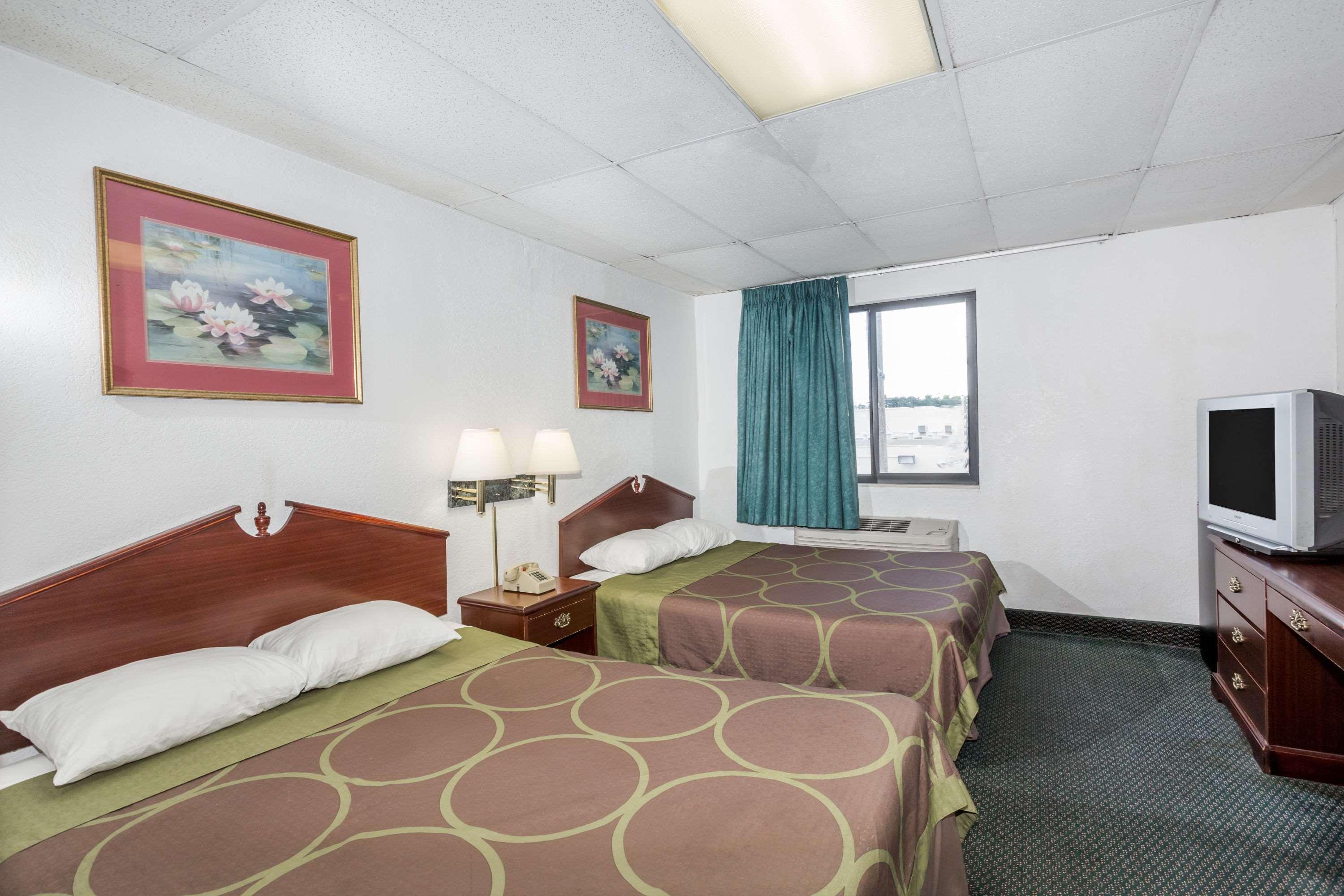 Super 8 By Wyndham Pompano Beach Bagian luar foto