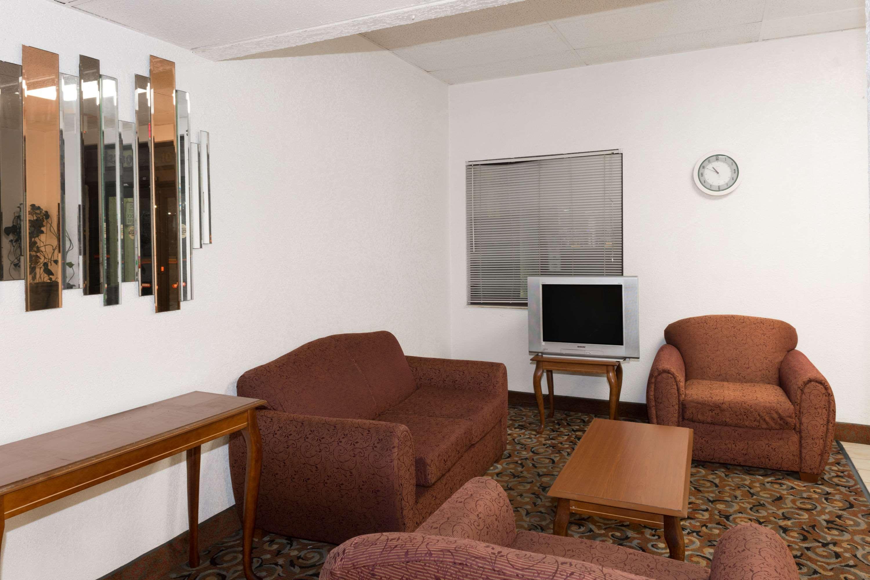 Super 8 By Wyndham Pompano Beach Bagian luar foto