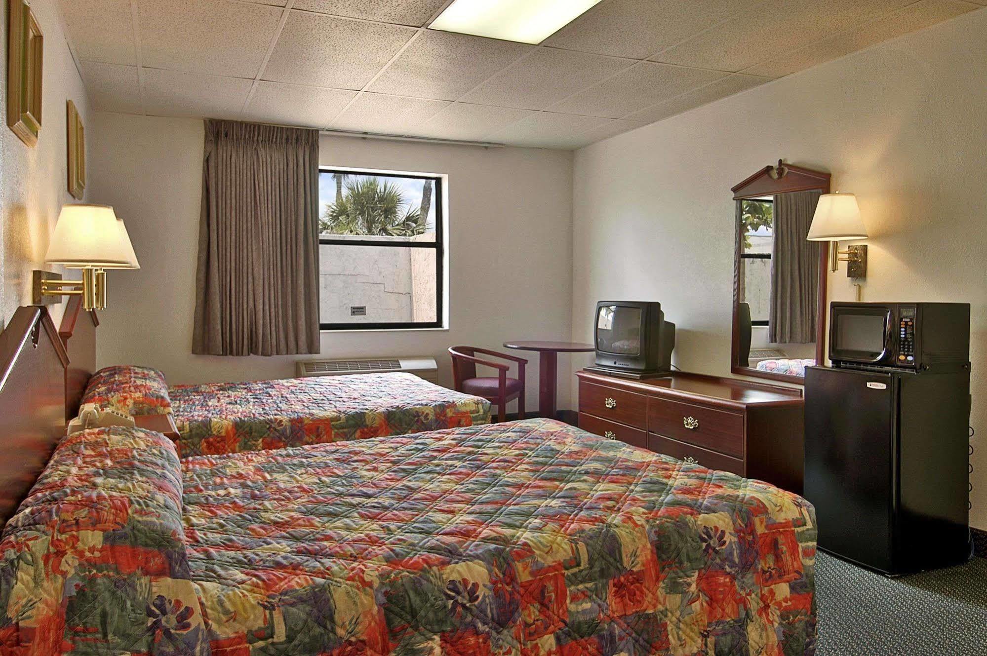 Super 8 By Wyndham Pompano Beach Ruang foto
